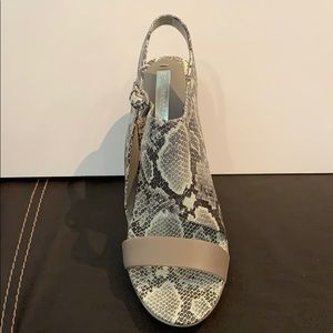 BCBGMaxazria Ma-Magda snakeskin stilettos 8.5m